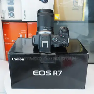 Canon Eos R7 With 18-150mm Lens