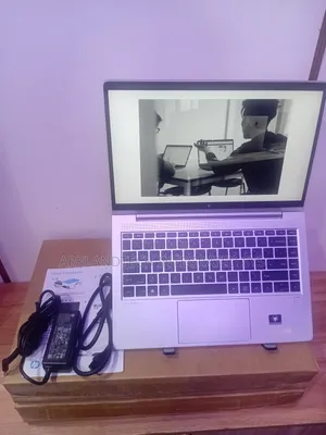 New Laptop HP 240 G5 16GB AMD Ryzen 5 SSD 512GB