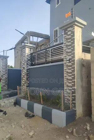 Boutique 4 Bedroom Fully Detached Penthouse Duplex