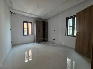 3bdrm House in Ikate for sale