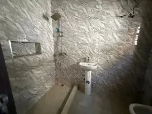 3bdrm Block of Flats in Jahi for rent
