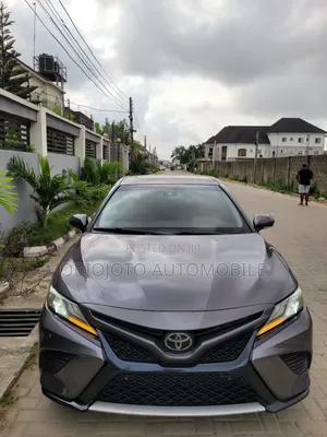 Toyota Camry 2018 Gray