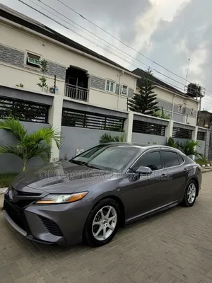 Toyota Camry 2018 Gray