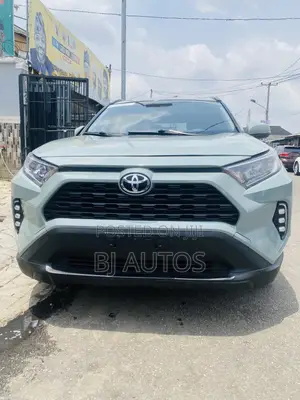 Toyota RAV4 XLE 2022 Teal