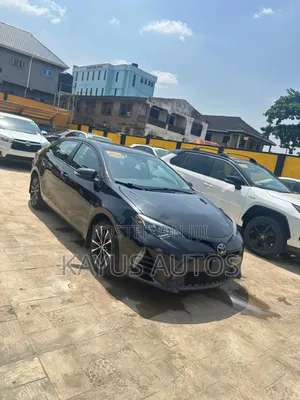 Toyota Corolla SE (1.8L 4cyl 2A) 2018 Black