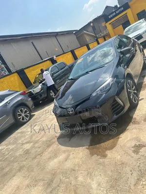 Toyota Corolla SE (1.8L 4cyl 2A) 2018 Black