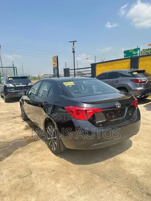 Toyota Corolla SE (1.8L 4cyl 2A) 2018 Black