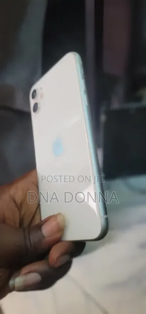 Apple iPhone 11 64 GB White
