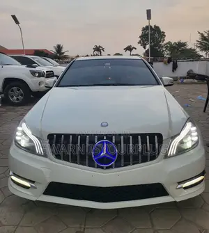 Mercedes-Benz C300 Sport 4Matic Sedan AWD (3.0L 6cyl 7A) 2010 White