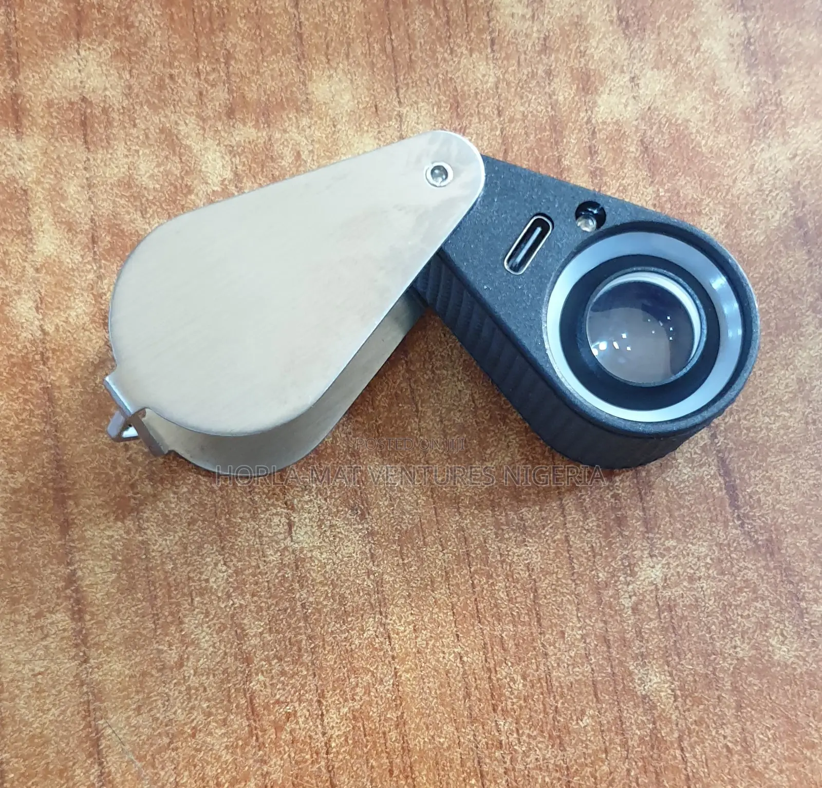 Rechargeable Uv / Led Flashlight Hand Lens With Case