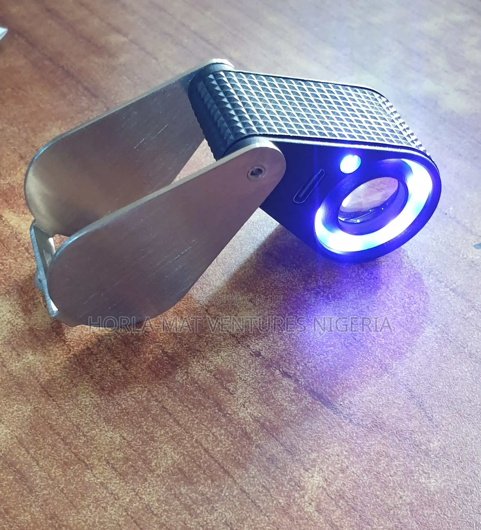 Rechargeable Uv / Led Flashlight Hand Lens With Case