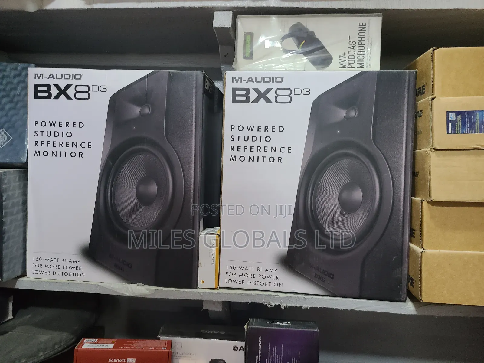 Bx8 D3 Studio Monitor