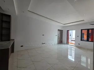 3bdrm House in Yaba for sale