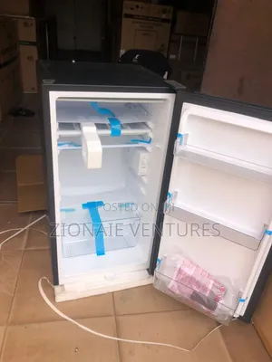 Hr135b Table Top Refrigerator