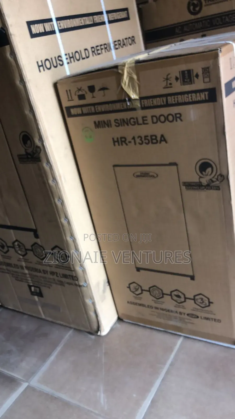 Hr135b Table Top Refrigerator