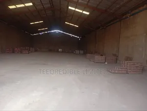 For Lease: A Bay Warehouse Measuring 1200sqm at Amuwo Odofin