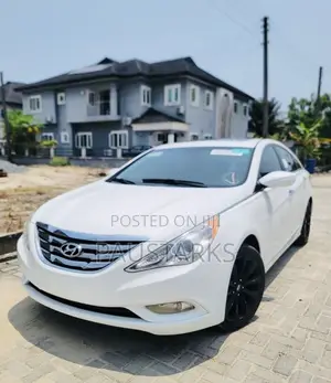 Hyundai Sonata SESE Sedan FWD (2.4L 4cyl 5A) 2010 White