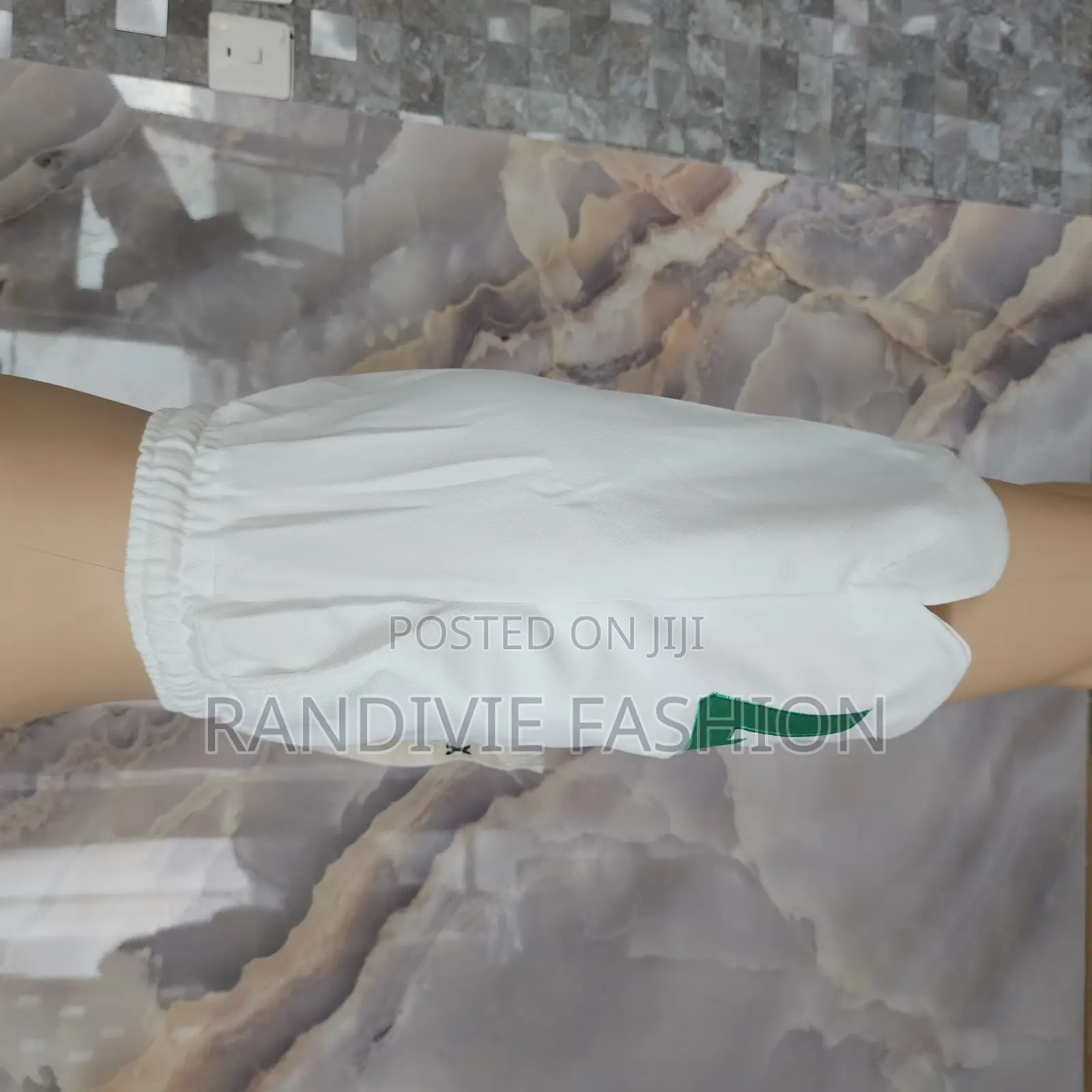 7 Shorts [White]