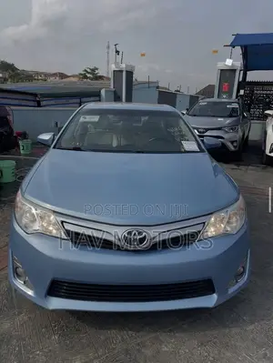 Toyota Camry XLE V6 4dr Sedan (3.5L 6cyl 6A) 2012 Blue