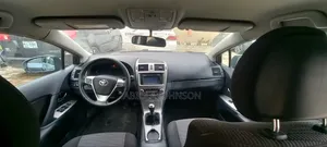 Toyota Avensis 2.0 Advanced Automatic 2012 Black