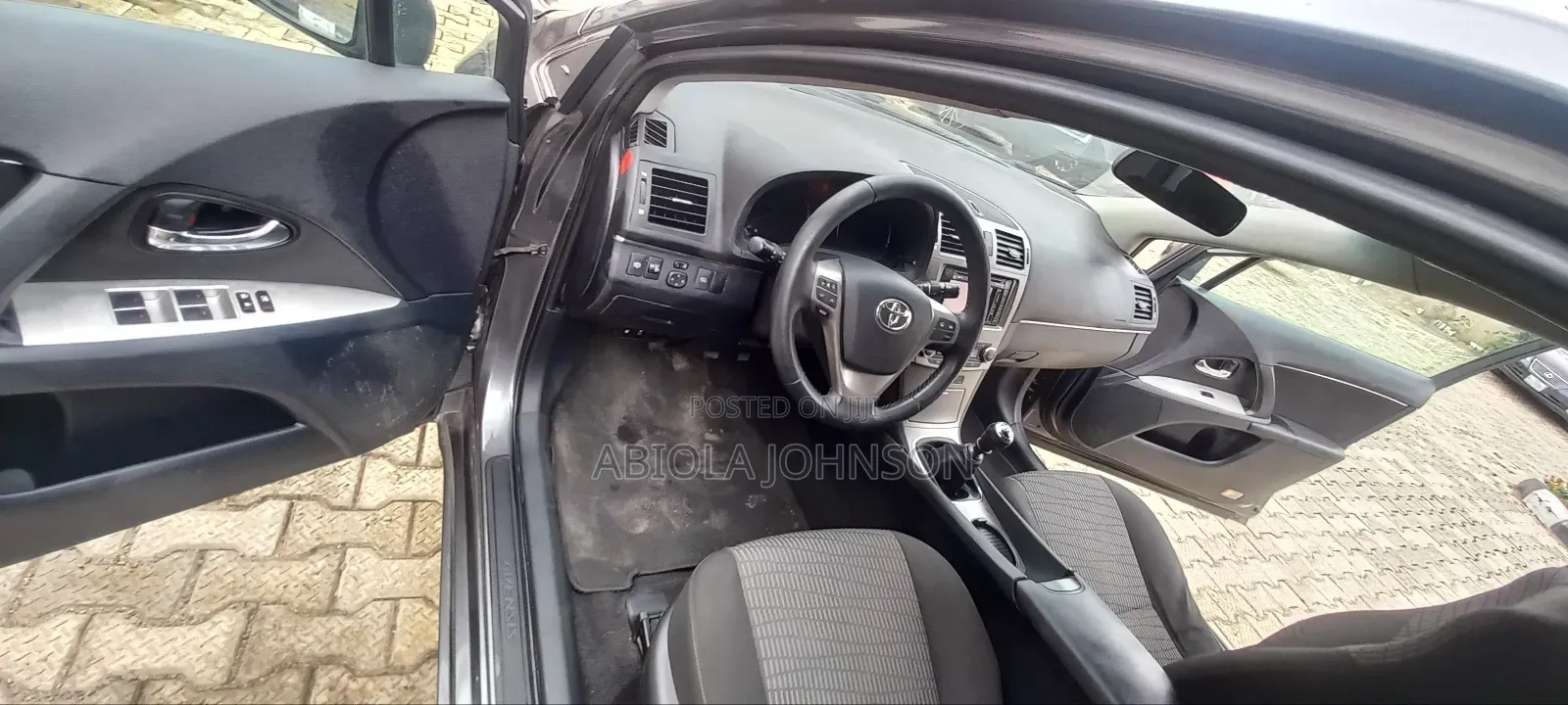 Toyota Avensis 2.0 Advanced Automatic 2012 Black
