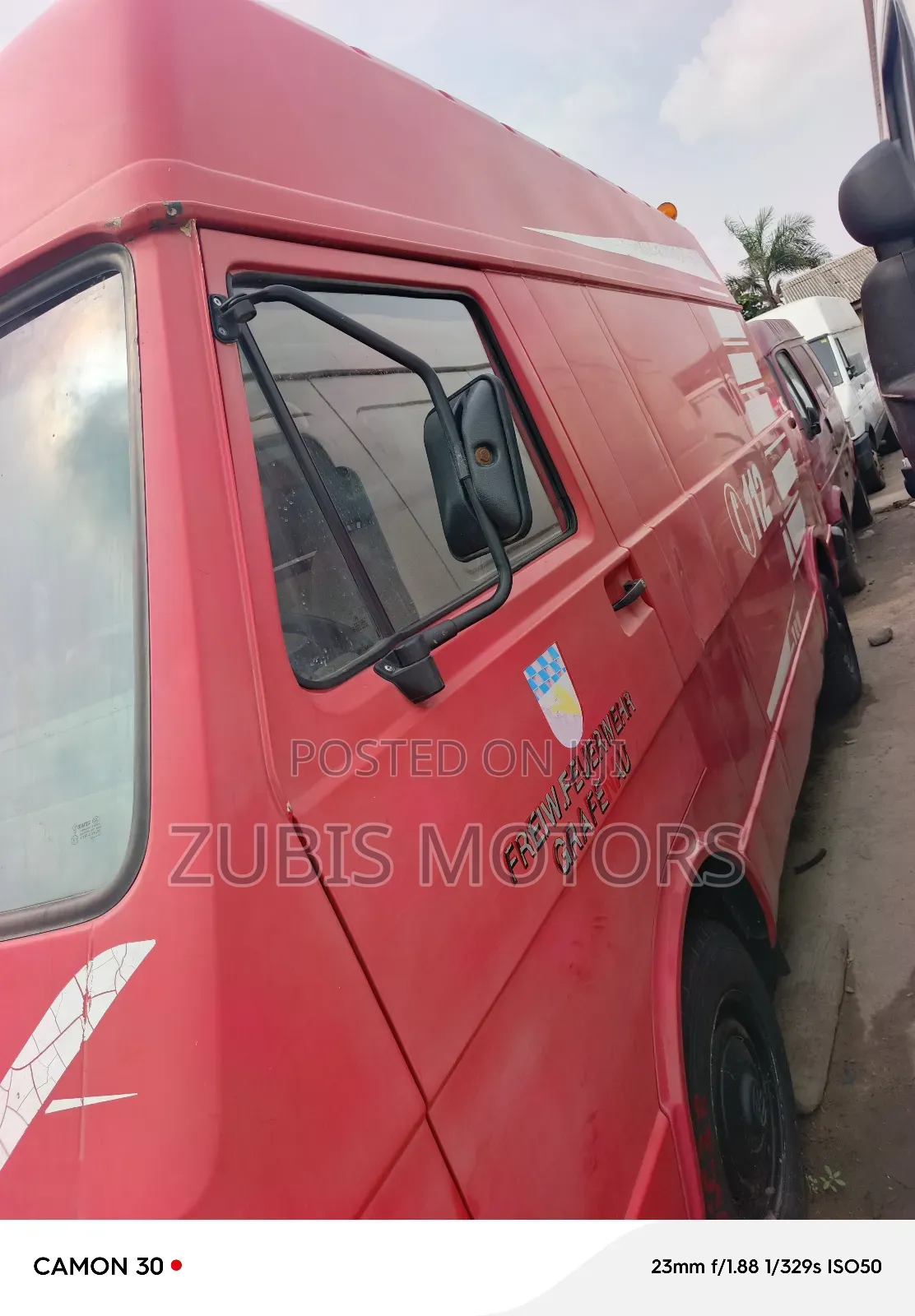 Volkswagen LT 2000 Red