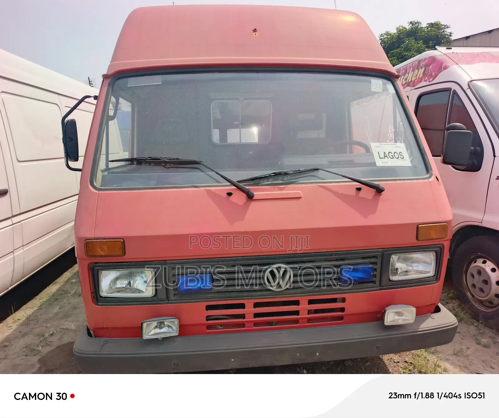 Volkswagen LT 2000 Red