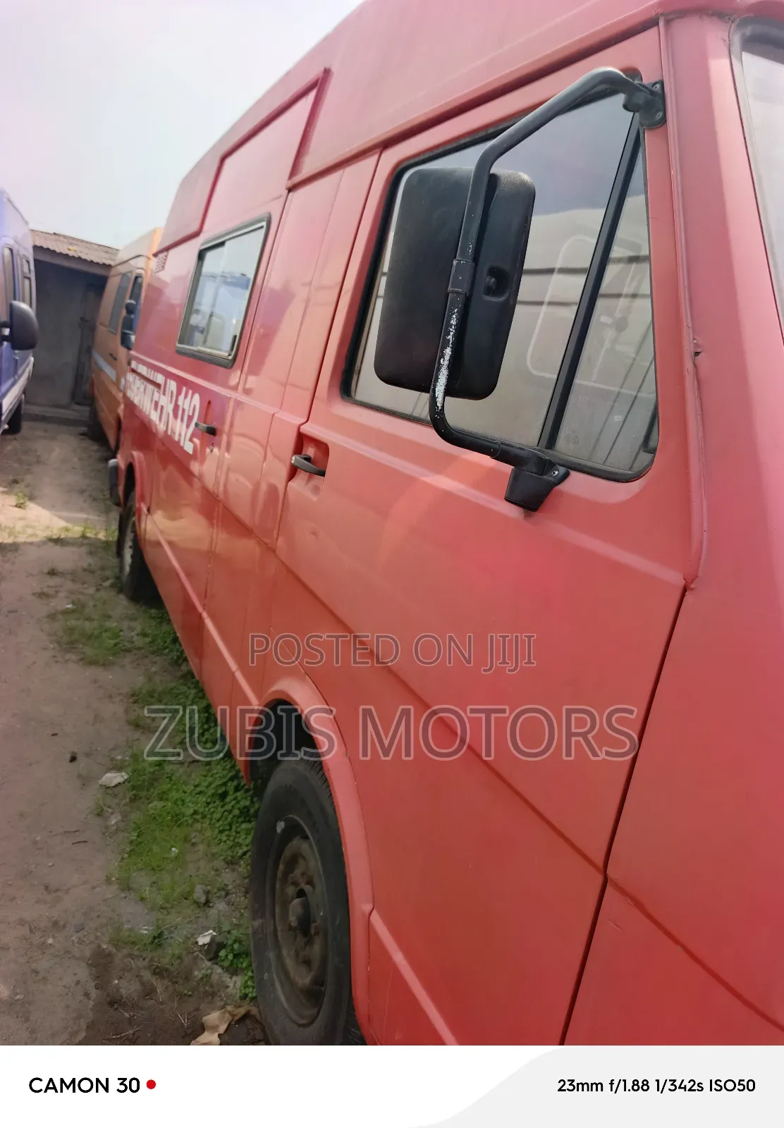 Volkswagen LT 2000 Red