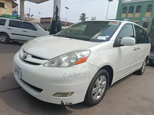 Toyota Sienna 2009 White