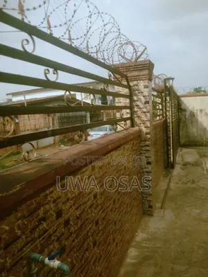 8bdrm Block of Flats in Racyroland, Benin City for sale