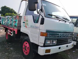 Toyota Dyna200 With Petrol Engine