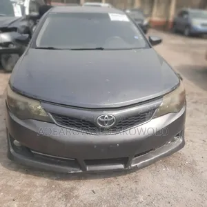 Toyota Camry SE 4dr Sedan (3.5L 6cyl 6A) 2014 Gray