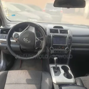 Toyota Camry SE 4dr Sedan (3.5L 6cyl 6A) 2014 Gray