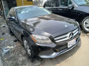 Mercedes-Benz C300 2017 Black