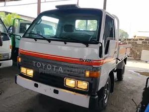 Toyota Dyna200 4tyres