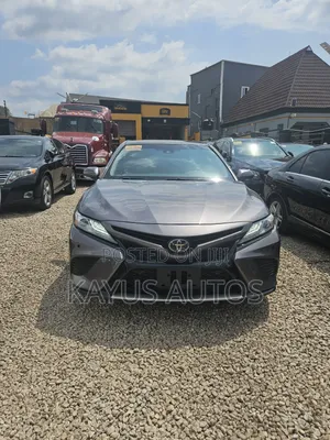 Toyota Camry XSE FWD (2.5L 4cyl 8AM) 2018 Gray