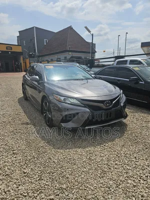 Toyota Camry XSE FWD (2.5L 4cyl 8AM) 2018 Gray