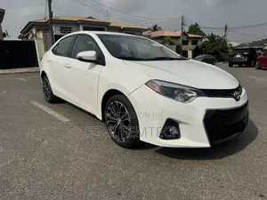 Toyota Corolla S 4dr Sedan (1.8L 4cyl CVT) 2014 White