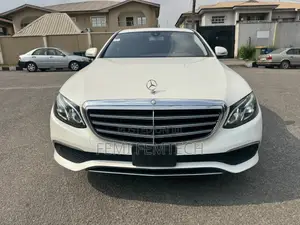 Mercedes-Benz E300 4Matic AWD Sedan (2.0L 4cyl 9A) 2017 White