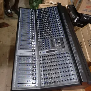 Yamaha 24 Channels Mixer