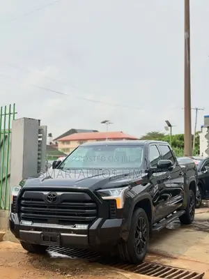 Toyota Tundra 2024 Black