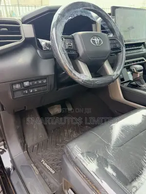 Toyota Tundra 2024 Black