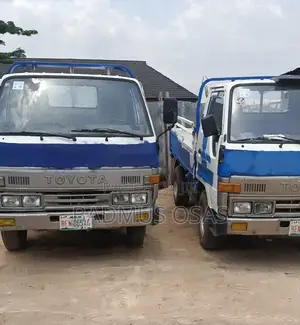 Toyota Dyna Truck 2004 White