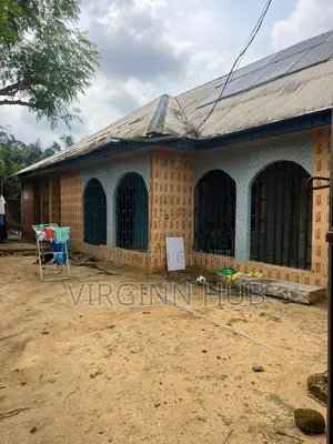 5bdrm Bungalow in Shelter Afrique, Uyo for sale