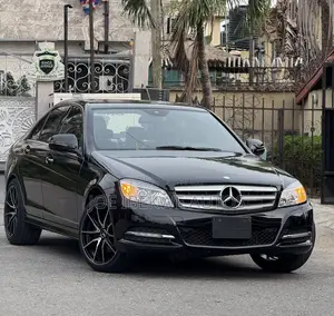 Mercedes-Benz C300 Luxury 4Matic Sedan AWD (3.0L 6cyl 7A) 2011 Black
