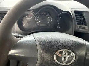 Toyota Hilux 2014 White