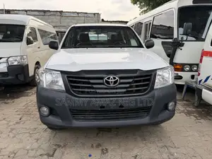 Toyota Hilux 2014 White