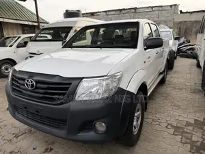 Toyota Hilux 2014 White