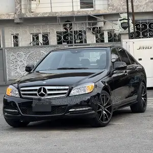 Mercedes-Benz C300 Luxury 4Matic Sedan AWD (3.0L 6cyl 7A) 2010 Black