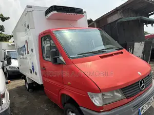Mercedes Benz Cooling Van Six Tires